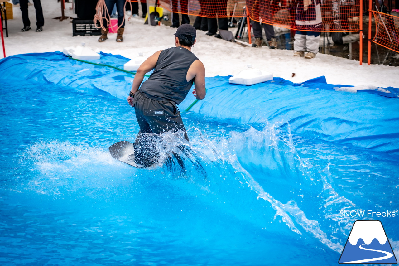 富良野スキー場｜いよいよインターナショナルなイベントに？！春シーズン恒例『第13回 Pond Skimming 池渡り』開催～♪